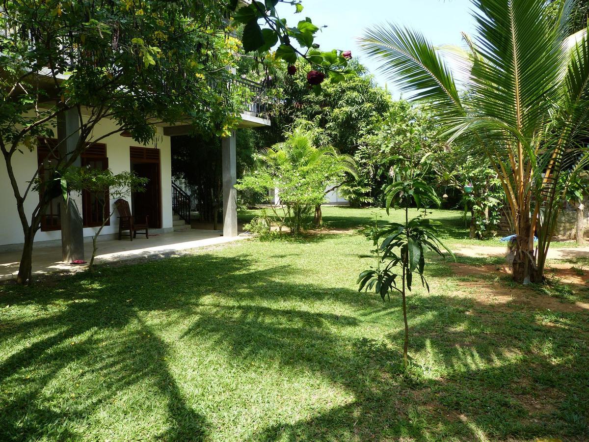 Sooriya Villa Mirissa Exterior photo
